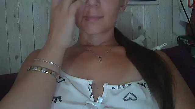 Bella--White online show from July 2026 02:00:01 PM