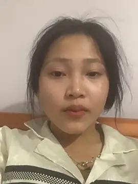 Snapshot of hinami-lo chatting on May 2026 04:36:01 PM hinami-lo online show from May 2026 04:36:01 PM