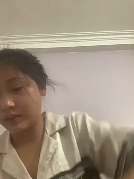 Snapshot of hinami-lo chatting on May 2026 06:10:02 AM hinami-lo online show from May 2026 06:10:02 AM