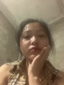 Snapshot of hinami-lo chatting on May 2026 08:31:02 AM hinami-lo online show from May 2026 08:31:02 AM