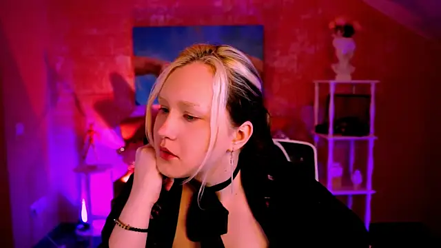 Snapshot of ViolettWoods chatting on June 2026 08:35:01 AM ViolettWoods online show from June 2026 08:35:01 AM