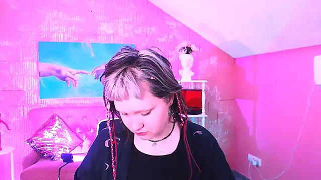 Snapshot of ViolettWoods chatting on July 2026 06:28:02 AM ViolettWoods online show from July 2026 06:28:02 AM