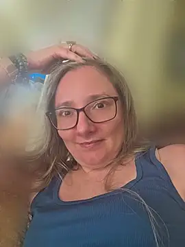 Snapshot of Izzylove47 chatting on July 2026 01:15:02 PM Izzylove47 online show from July 2026 01:15:02 PM