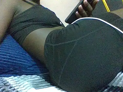 Curvyqueeh online show from June 2026 07:18:02 PM