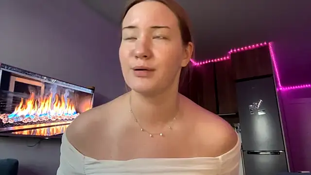 Lisi Kiss  online show from June 2026 06:14:01 PM