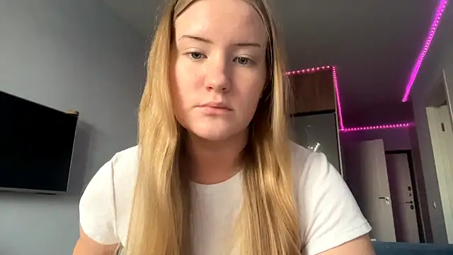 Lisi Kiss  online show from June 2026 04:55:01 PM