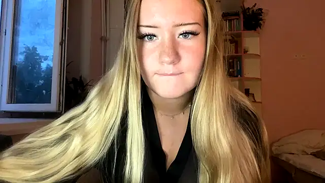 Snapshot of Lisi_Kiss_ chatting on July 2026 05:12:02 PM Lisi Kiss online show from July 2026 05:12:02 PM