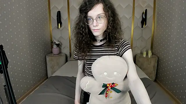 Snapshot of OlesiaBev chatting on May 2026 10:32:01 AM OlesiaBev online show from May 2026 10:32:01 AM