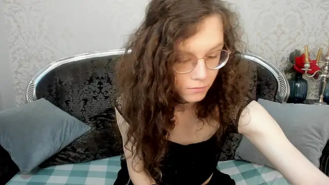 Snapshot of OlesiaBev chatting on May 2026 08:29:01 AM OlesiaBev online show from May 2026 08:29:01 AM