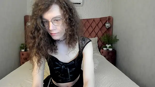 Snapshot of OlesiaBev chatting on May 2026 05:34:01 AM OlesiaBev online show from May 2026 05:34:01 AM