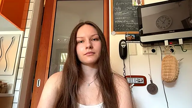 Snapshot of ShaylaChong chatting on July 2026 09:01:01 AM ShaylaChong online show from July 2026 09:01:01 AM
