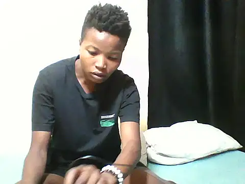 Snapshot of Bambybeauty2 chatting on June 2026 05:17:02 AM Bambybeauty2 online show from June 2026 05:17:02 AM