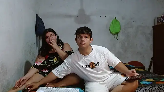 ParejaCurvy20 online show from June 2026 09:25:01 AM