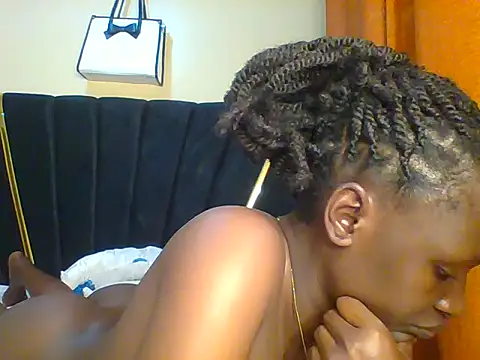 Snapshot of petite_cuteass chatting on June 2026 05:56:02 PM petite cuteass online show from June 2026 05:56:02 PM