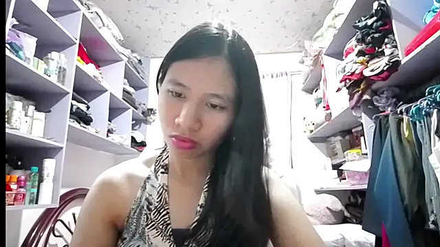 Snapshot of JoyeAmesbury chatting on June 2026 12:11:02 PM JoyeAmesbury online show from June 2026 12:11:02 PM