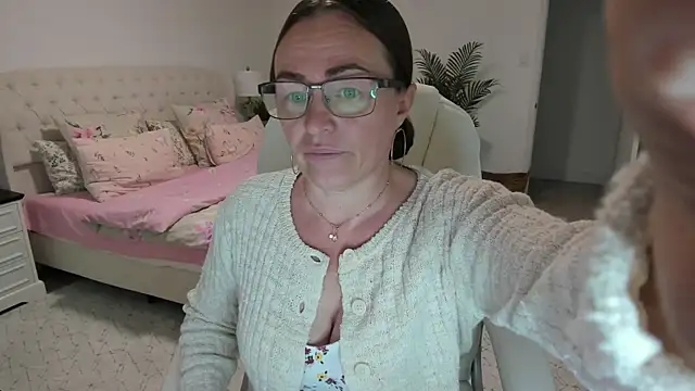 Snapshot of Vika73 chatting on June 2026 10:30:02 AM Vika73 online show from June 2026 10:30:02 AM