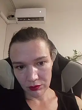 Snapshot of SarahSimpson chatting on August 2026 05:48:01 PM SarahSimpson online show from August 2026 05:48:01 PM