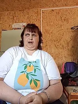 Snapshot of LisichkaOksana chatting on June 2026 09:03:02 AM LisichkaOksana online show from June 2026 09:03:02 AM