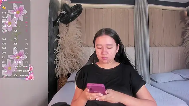 SweetNova1 online show from June 2026 12:32:01 AM