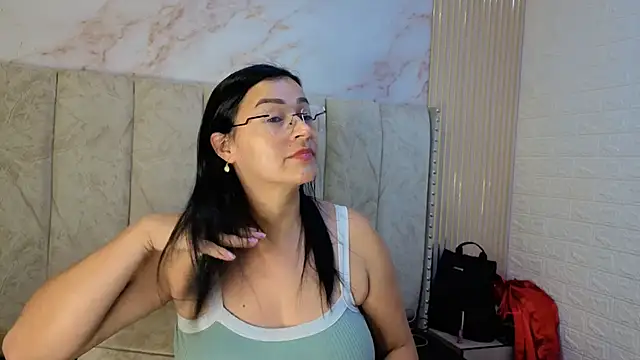 JuliaFerrer online show from May 2026 05:27:02 AM