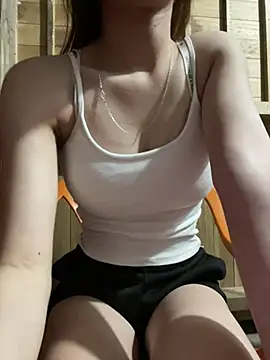 Snapshot of Bea-777 chatting on June 2026 05:36:02 PM Bea-777 online show from June 2026 05:36:02 PM