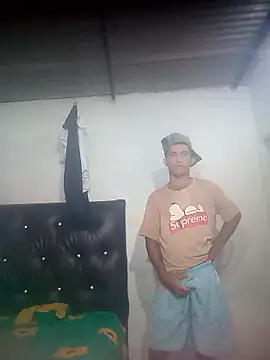 soymartinez2004 online show from June 2026 01:43:02 AM