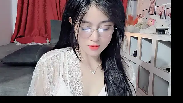 Snapshot of Bee-Cherry chatting on June 2026 06:26:01 AM Bee-Cherry online show from June 2026 06:26:01 AM