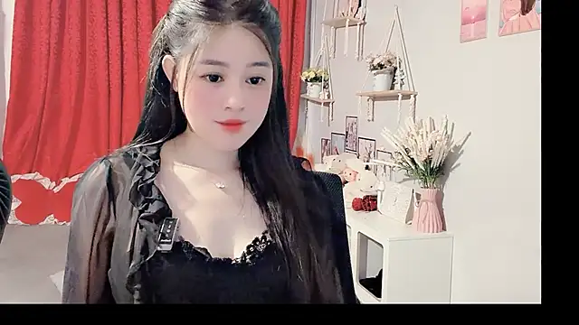 Snapshot of Bee-Cherry chatting on June 2026 05:58:01 AM Bee-Cherry online show from June 2026 05:58:01 AM