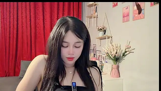 Snapshot of Bee-Cherry chatting on July 2026 05:54:02 AM Bee-Cherry online show from July 2026 05:54:02 AM