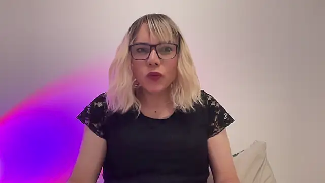Snapshot of nikki_trans_fun chatting on May 2026 04:46:01 PM nikki trans fun online show from May 2026 04:46:01 PM