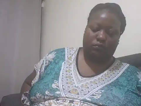 Snapshot of fat_ebonyqueen chatting on June 2026 12:32:02 AM fat ebonyqueen online show from June 2026 12:32:02 AM