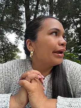 NoahJade online show from July 2026 03:05:01 PM