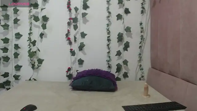 Snapshot of lunacastillo__ chatting on May 2026 03:07:01 PM lunacastillo online show from May 2026 03:07:01 PM