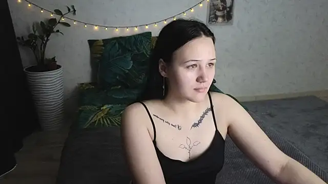 Snapshot of Tori_cute chatting on June 2026 02:25:01 AM Tori cute online show from June 2026 02:25:01 AM