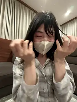 Snapshot of mayumichan13_v chatting on May 2026 08:37:01 PM mayumichan13 v online show from May 2026 08:37:01 PM