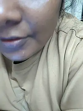 Snapshot of Yazhi_THUG_DeSi chatting on May 2026 01:28:01 PM Yazhi THUG DeSi online show from May 2026 01:28:01 PM