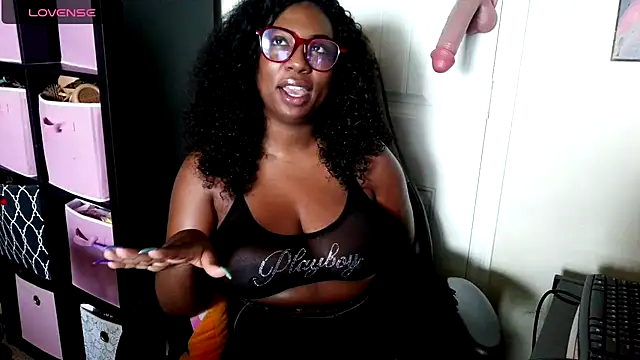 CyndyLouWho online show from June 2026 05:55:02 PM