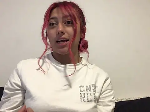 Emma Cut online show from June 2026 07:30:02 PM