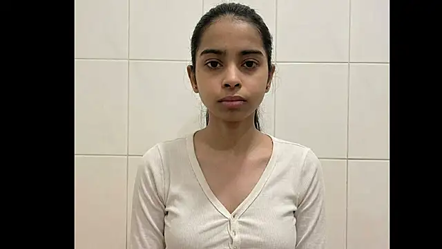 Snapshot of Snowkirti_96 chatting on May 2026 12:55:02 PM Snowkirti 96 online show from May 2026 12:55:02 PM