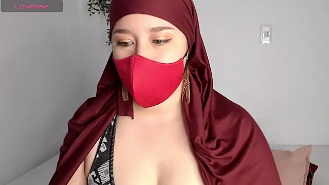 Snapshot of Hahnah_blueX chatting on May 2026 04:25:02 PM Hahnah blueX online show from May 2026 04:25:02 PM