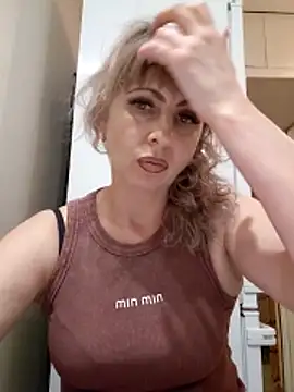Snapshot of Kitty-MEOWW chatting on May 2026 07:52:02 PM Kitty-MEOWW online show from May 2026 07:52:02 PM