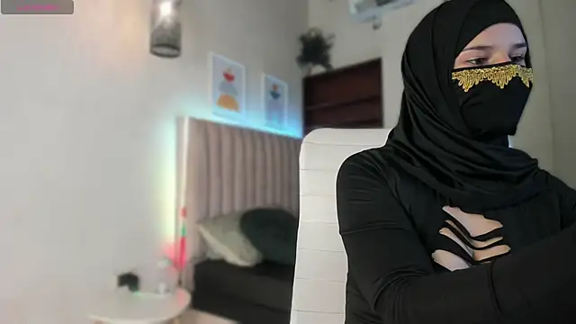 Snapshot of _SweetAmira_ chatting on June 2026 03:18:02 AM SweetAmira online show from June 2026 03:18:02 AM