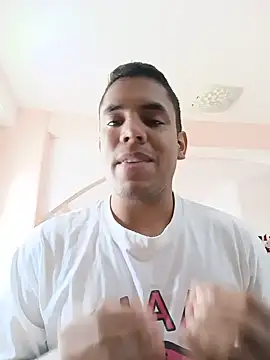 MiloThatch08 online show from May 2026 01:39:01 PM