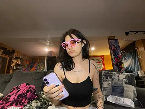 Snapshot of B4BYJINX chatting on June 2026 04:23:01 PM B4BYJINX online show from June 2026 04:23:01 PM