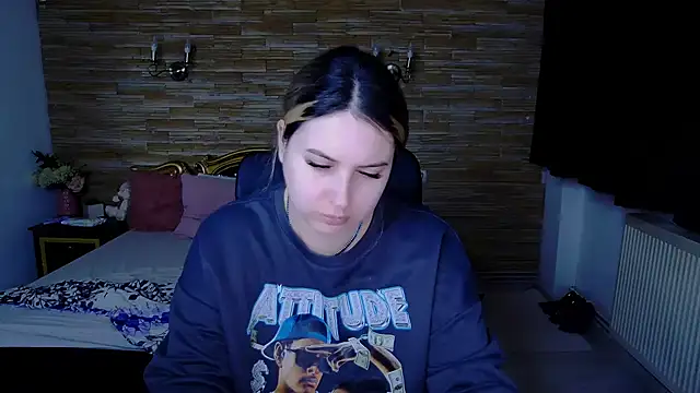 Snapshot of MiraHaze chatting on December 2024 03:50:02 AM MiraHaze online show from December 2024 03:50:02 AM