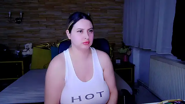 Snapshot of MiraHaze chatting on February 2025 06:51:01 PM MiraHaze online show from February 2025 06:51:01 PM