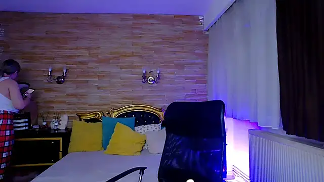 Snapshot of MiraHaze chatting on February 2025 02:54:02 PM MiraHaze online show from February 2025 02:54:02 PM