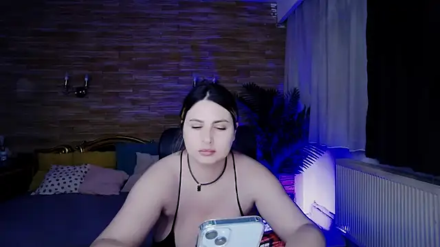 Snapshot of MiraHaze chatting on February 2025 10:42:01 PM MiraHaze online show from February 2025 10:42:01 PM