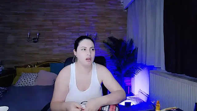 Snapshot of MiraHaze chatting on March 2025 03:31:01 PM MiraHaze online show from March 2025 03:31:01 PM