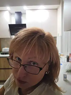 -LindaKing- online show from May 2026 09:02:02 PM